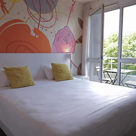 Brit Hotel Bordeaux Arena Latresne Extérieur photo